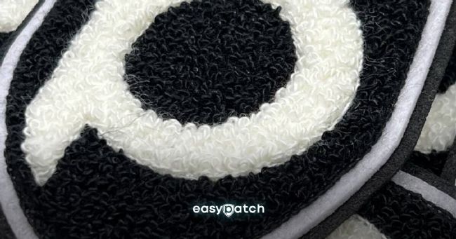 Patches de chenille universitários